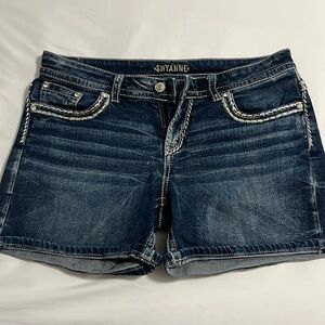 Shyanne size 30 shorts